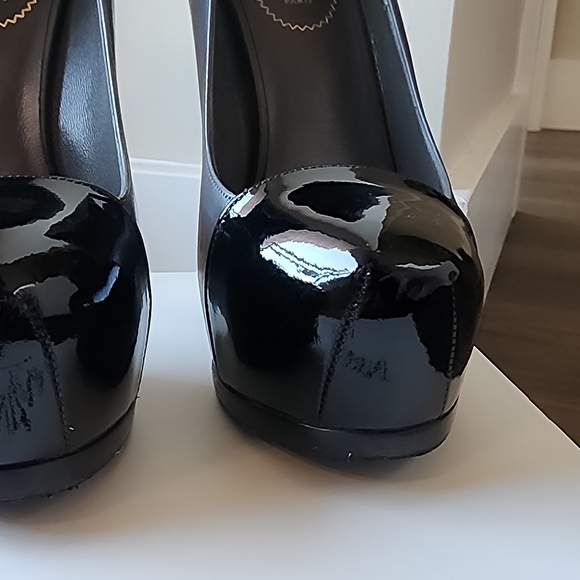Yves Saint Laurent Glossy Black Heels (37) - Picture 4 of 9